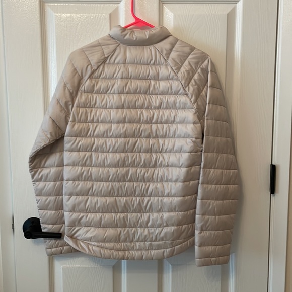 Everlane ReNew Lightweight puffer jacket - Picture 5 of 6